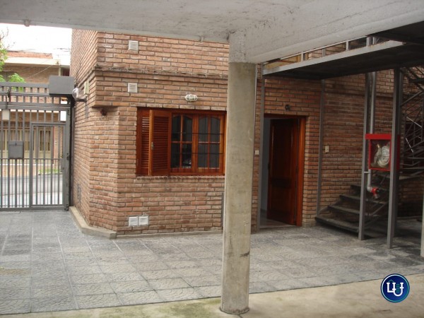 Departamento en planta baja, con 2 dormitorios