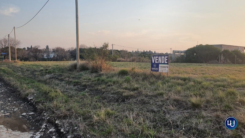 Lote a media cuadra del arroyo - Tierra alta 1