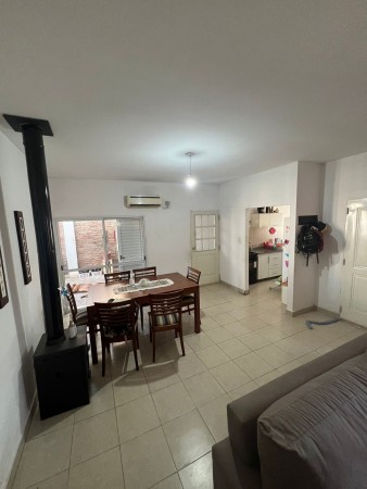 Casa en venta sobre calle Av. José Hernandez al 1800