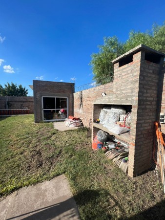 Casa en venta sobre calle Av. José Hernandez al 1800