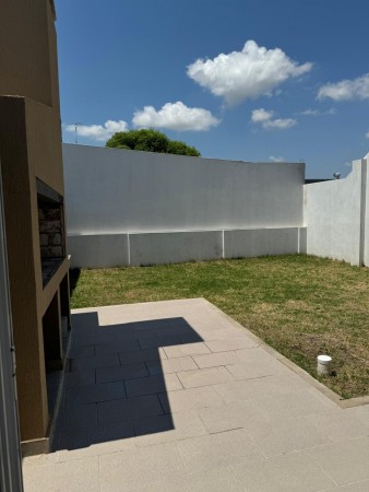 Casa a estrenar 3 dormitorios (zona cotapa)