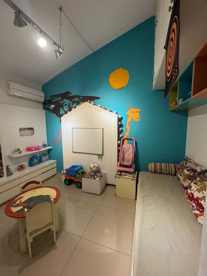 VENTA DE IMPORTANTE CASA EN ZONA CENTRO PARQUE
