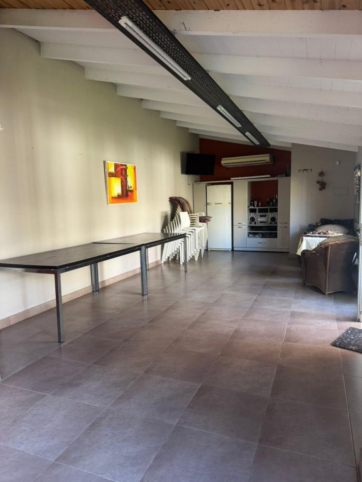 VENTA DE IMPORTANTE CASA EN ZONA CENTRO PARQUE