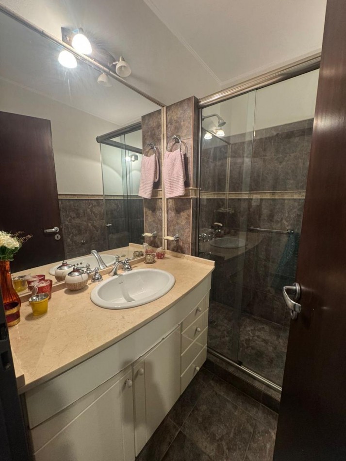 VENTA DE IMPORTANTE CASA EN ZONA CENTRO PARQUE