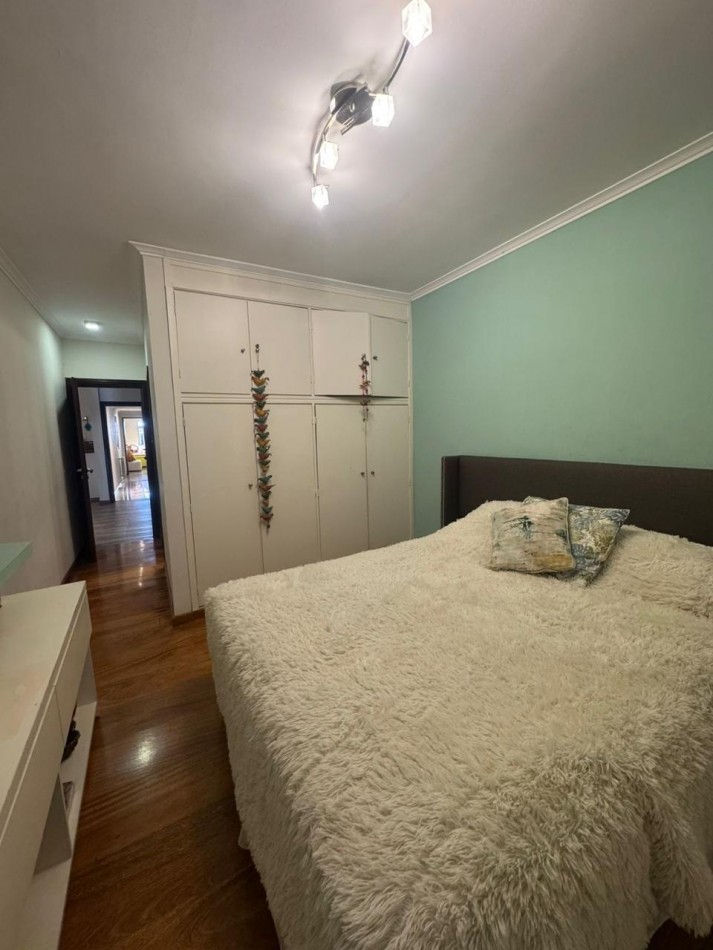 VENTA DE IMPORTANTE CASA EN ZONA CENTRO PARQUE