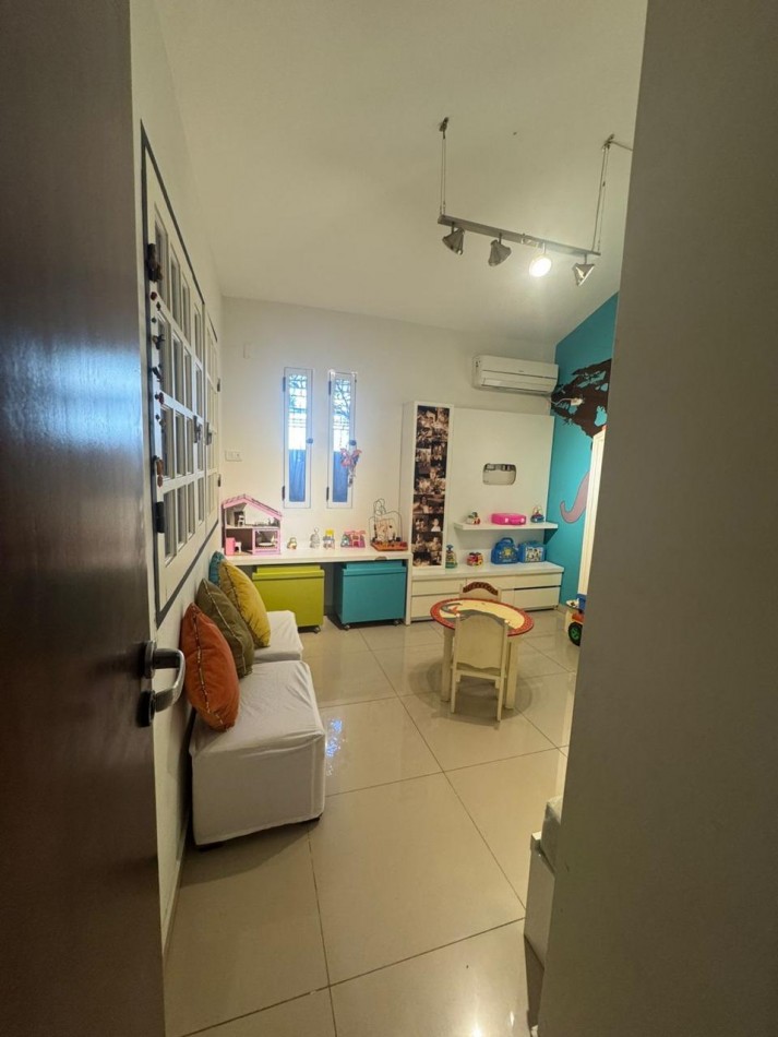 VENTA DE IMPORTANTE CASA EN ZONA CENTRO PARQUE