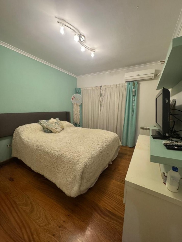 VENTA DE IMPORTANTE CASA EN ZONA CENTRO PARQUE