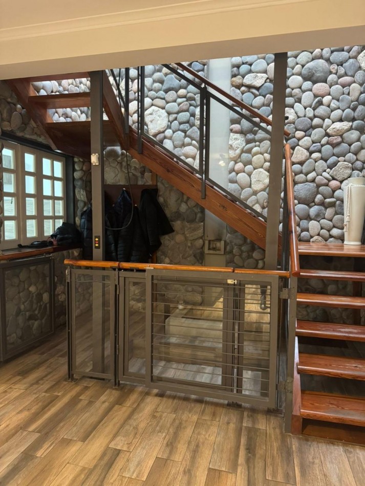 VENTA DE IMPORTANTE CASA EN ZONA CENTRO PARQUE
