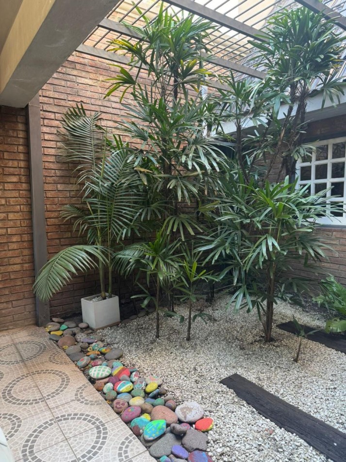 VENTA DE IMPORTANTE CASA EN ZONA CENTRO PARQUE