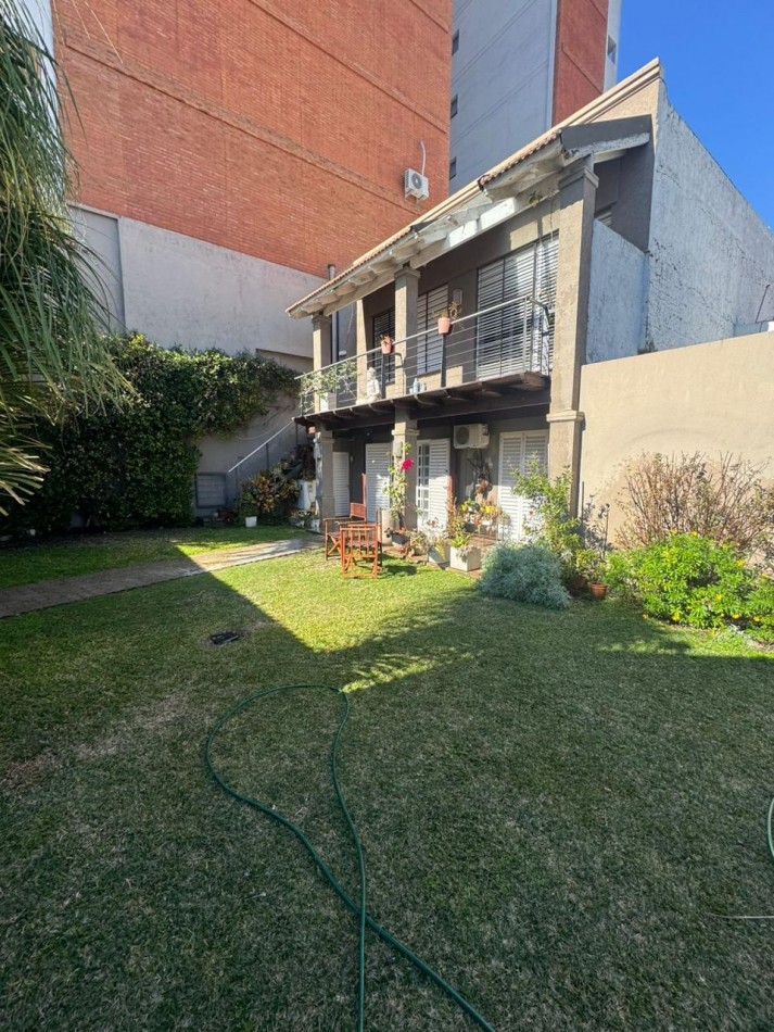 VENTA DE IMPORTANTE CASA EN ZONA CENTRO PARQUE
