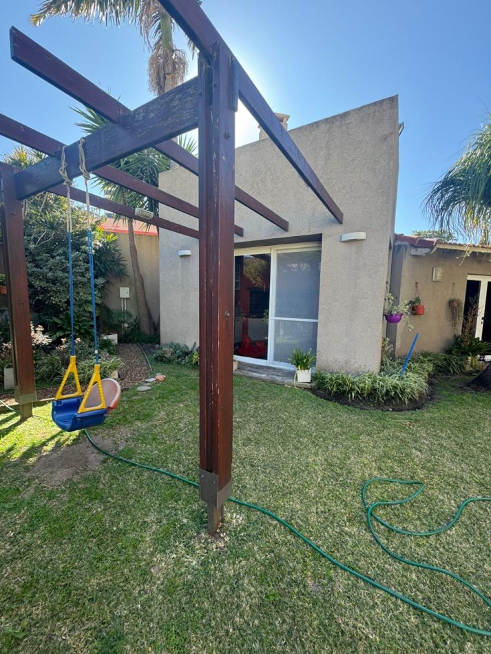 VENTA DE IMPORTANTE CASA EN ZONA CENTRO PARQUE