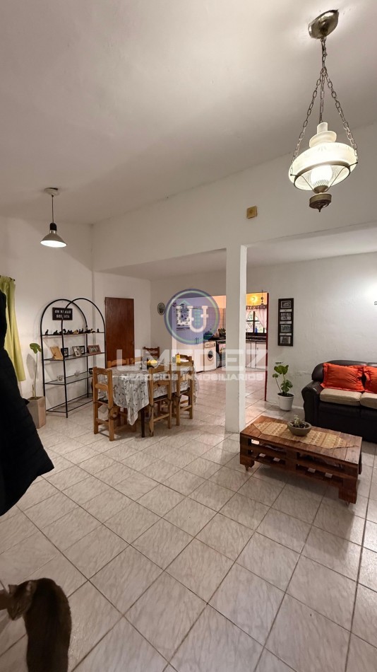 Casa zona barrio Jose Hernandez. 