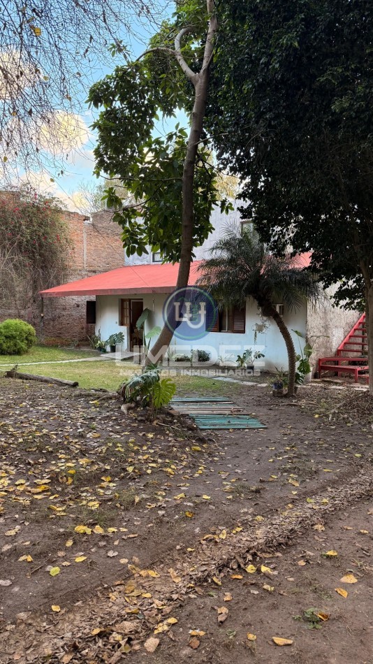 Casa zona barrio Jose Hernandez. 