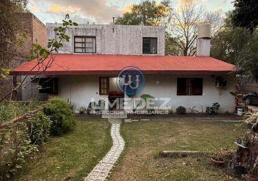 Casa zona barrio Jose Hernandez. 